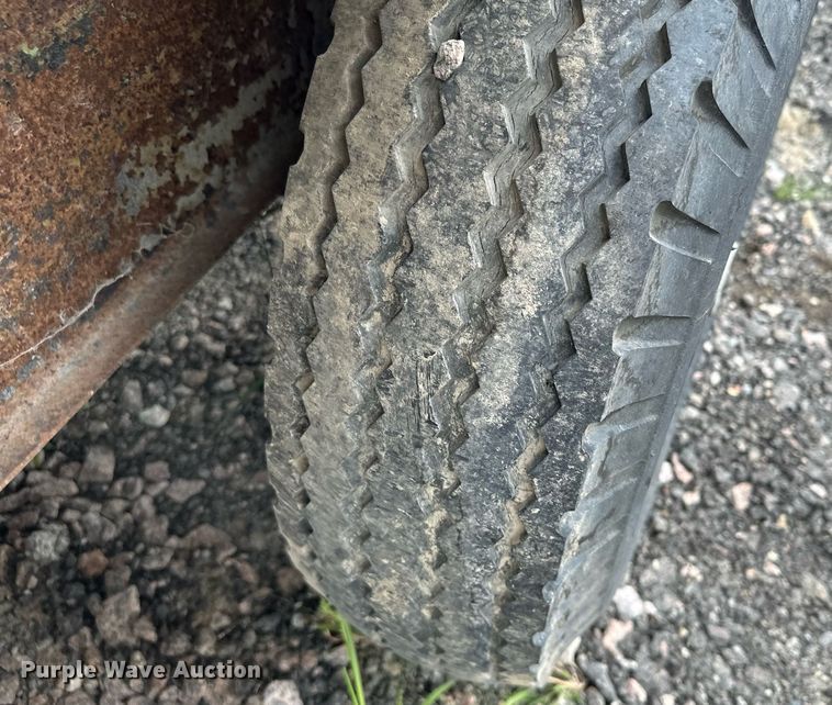 image for item MQ9397 1993 Haulmark  enclosed cargo trailer