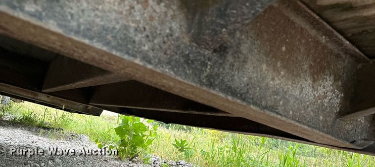 image for item MQ9398 1992 Haulmark  enclosed cargo trailer