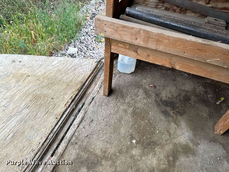 image for item MQ9398 1992 Haulmark  enclosed cargo trailer