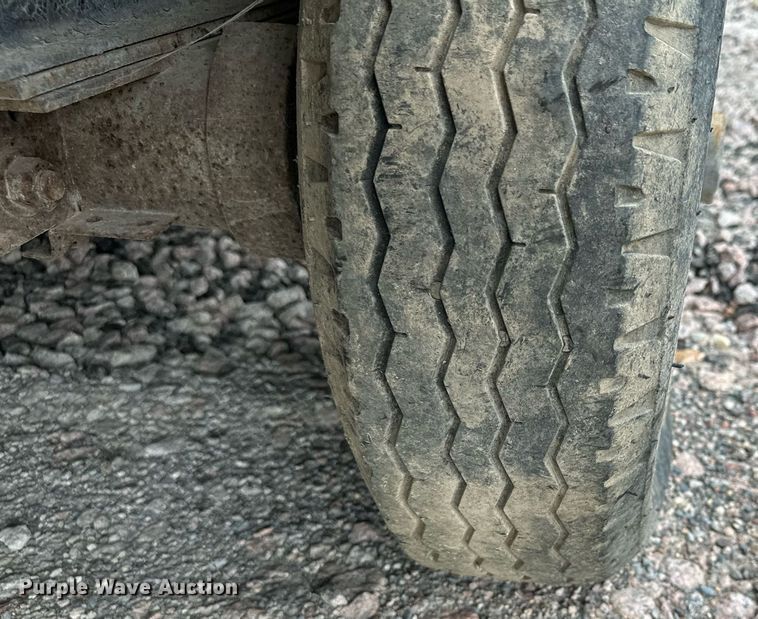 image for item MQ9398 1992 Haulmark  enclosed cargo trailer