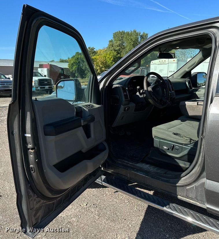 image for item MQ9443 2017 Ford F150  SuperCrew pickup truck