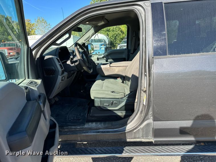 image for item MQ9443 2017 Ford F150  SuperCrew pickup truck