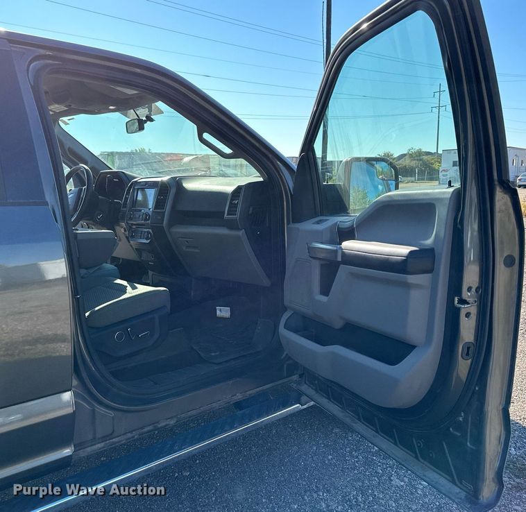 image for item MQ9443 2017 Ford F150  SuperCrew pickup truck