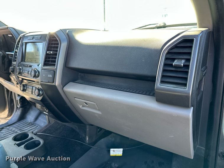 image for item MQ9443 2017 Ford F150  SuperCrew pickup truck