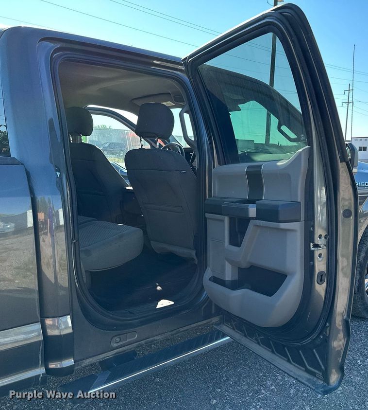 image for item MQ9443 2017 Ford F150  SuperCrew pickup truck