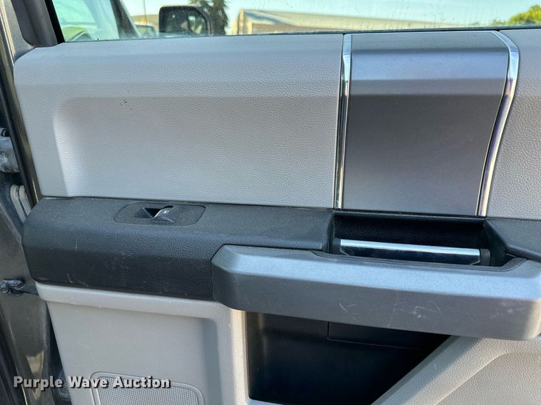 image for item MQ9443 2017 Ford F150  SuperCrew pickup truck