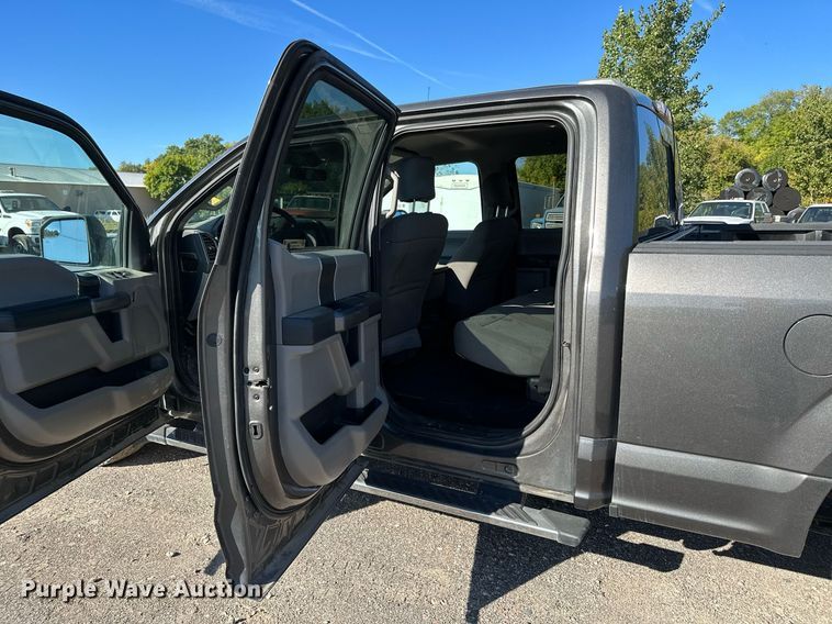 image for item MQ9443 2017 Ford F150  SuperCrew pickup truck