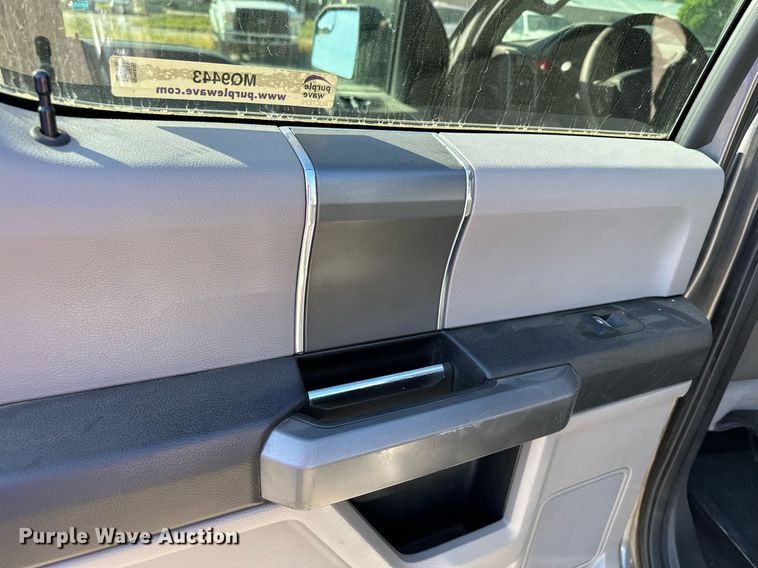 image for item MQ9443 2017 Ford F150  SuperCrew pickup truck