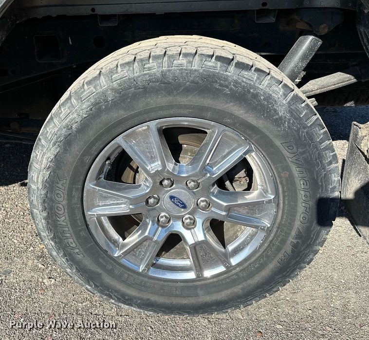 image for item MQ9443 2017 Ford F150  SuperCrew pickup truck