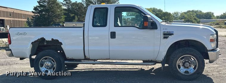 image for item MQ9444 2008 Ford F350 Super Duty  SuperCab pickup truck