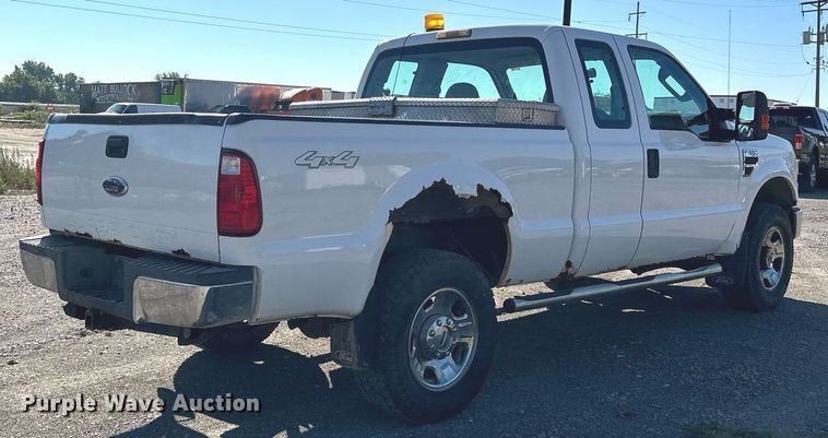 image for item MQ9444 2008 Ford F350 Super Duty  SuperCab pickup truck