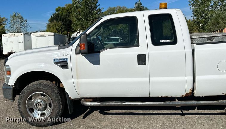image for item MQ9444 2008 Ford F350 Super Duty  SuperCab pickup truck