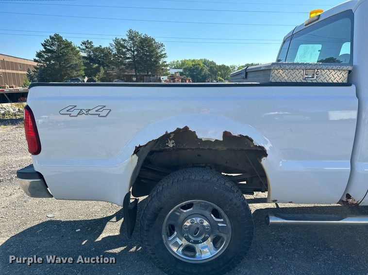 image for item MQ9444 2008 Ford F350 Super Duty  SuperCab pickup truck