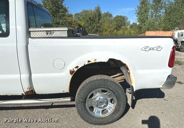 image for item MQ9444 2008 Ford F350 Super Duty  SuperCab pickup truck