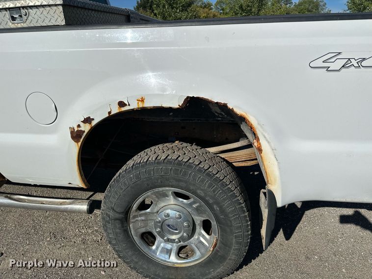 image for item MQ9444 2008 Ford F350 Super Duty  SuperCab pickup truck