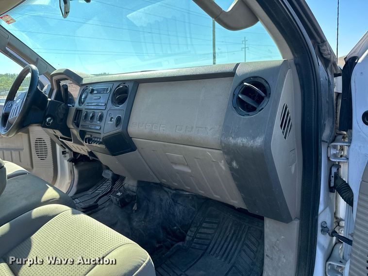 image for item MQ9444 2008 Ford F350 Super Duty  SuperCab pickup truck