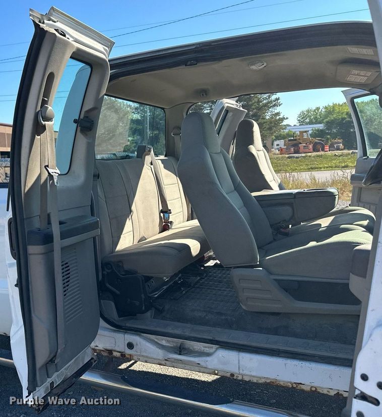 image for item MQ9444 2008 Ford F350 Super Duty  SuperCab pickup truck