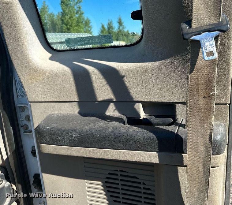 image for item MQ9444 2008 Ford F350 Super Duty  SuperCab pickup truck