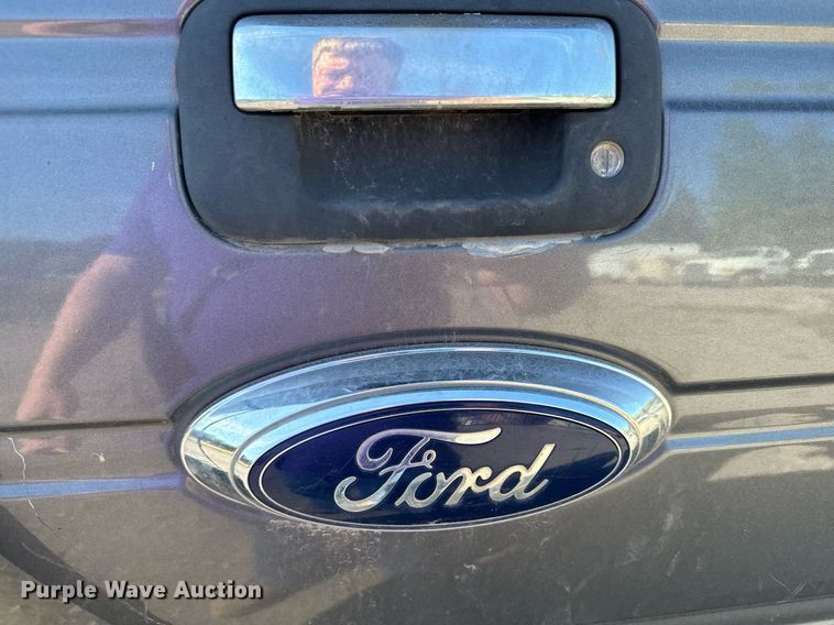 image for item MQ9445 2013 Ford F150  SuperCrew pickup truck