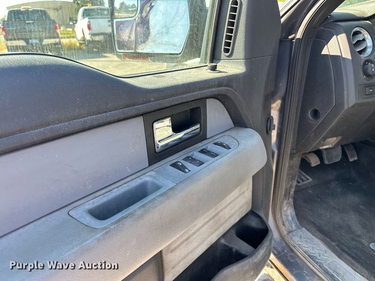 image for item MQ9445 2013 Ford F150  SuperCrew pickup truck