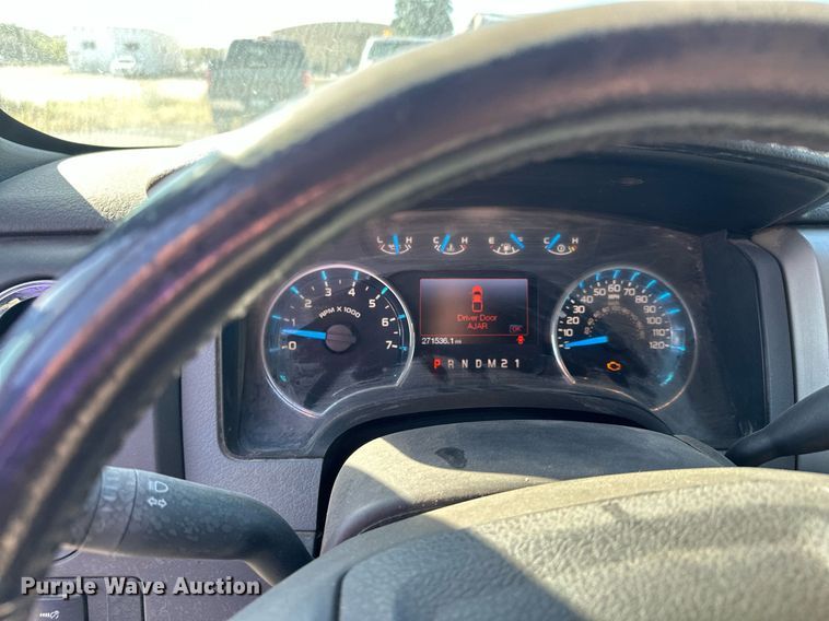 image for item MQ9445 2013 Ford F150  SuperCrew pickup truck