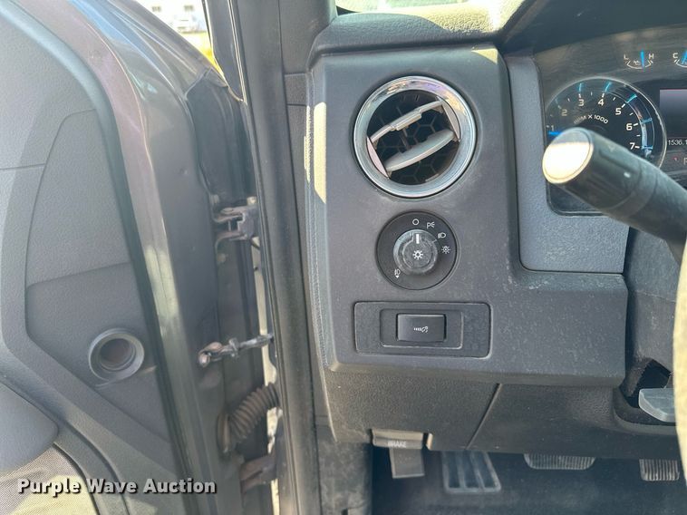 image for item MQ9445 2013 Ford F150  SuperCrew pickup truck