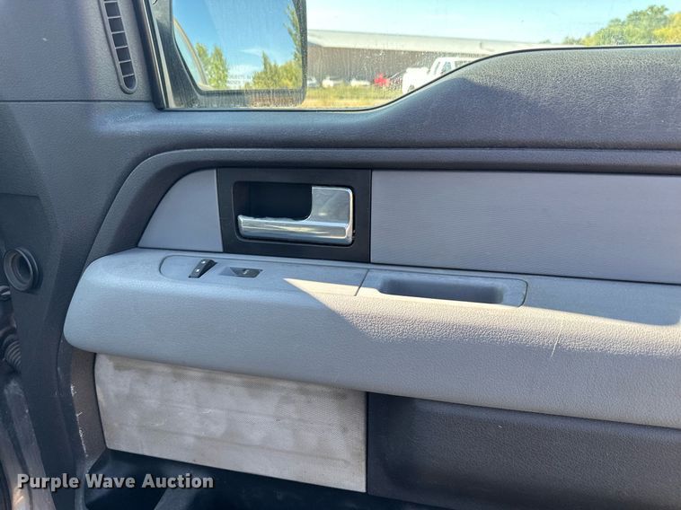 image for item MQ9445 2013 Ford F150  SuperCrew pickup truck