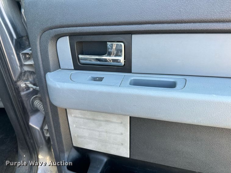 image for item MQ9445 2013 Ford F150  SuperCrew pickup truck