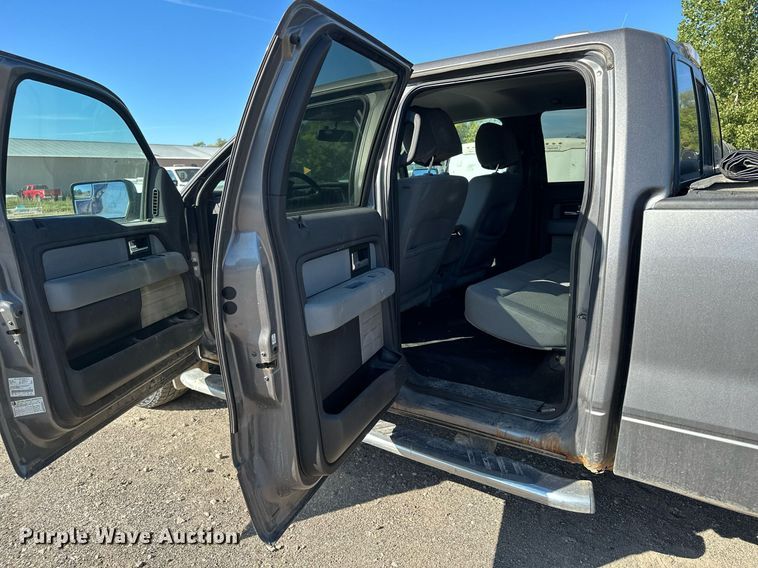 image for item MQ9445 2013 Ford F150  SuperCrew pickup truck