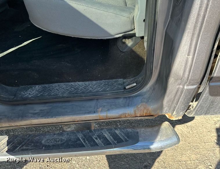 image for item MQ9445 2013 Ford F150  SuperCrew pickup truck