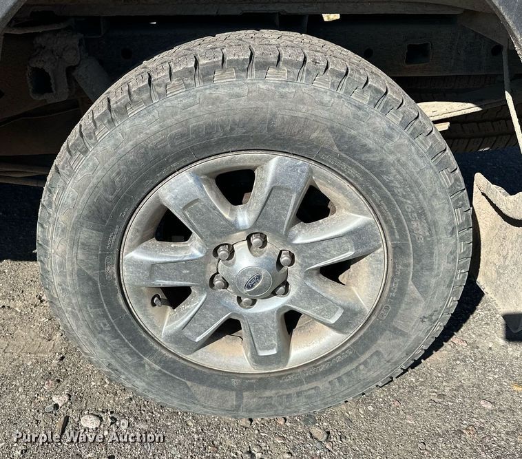 image for item MQ9445 2013 Ford F150  SuperCrew pickup truck