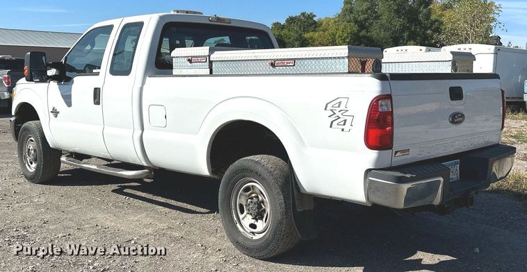 image for item MQ9446 2014 Ford F250 Super Duty  SuperCab pickup truck