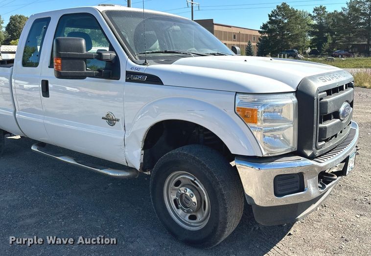 image for item MQ9446 2014 Ford F250 Super Duty  SuperCab pickup truck