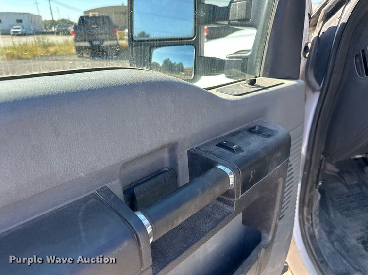 image for item MQ9446 2014 Ford F250 Super Duty  SuperCab pickup truck