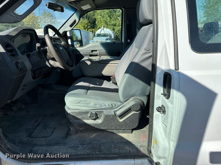 image for item MQ9446 2014 Ford F250 Super Duty  SuperCab pickup truck