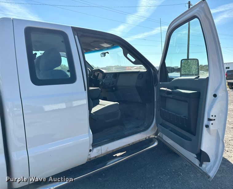 image for item MQ9446 2014 Ford F250 Super Duty  SuperCab pickup truck