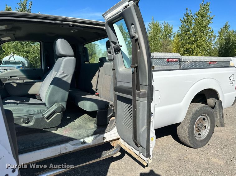 image for item MQ9446 2014 Ford F250 Super Duty  SuperCab pickup truck