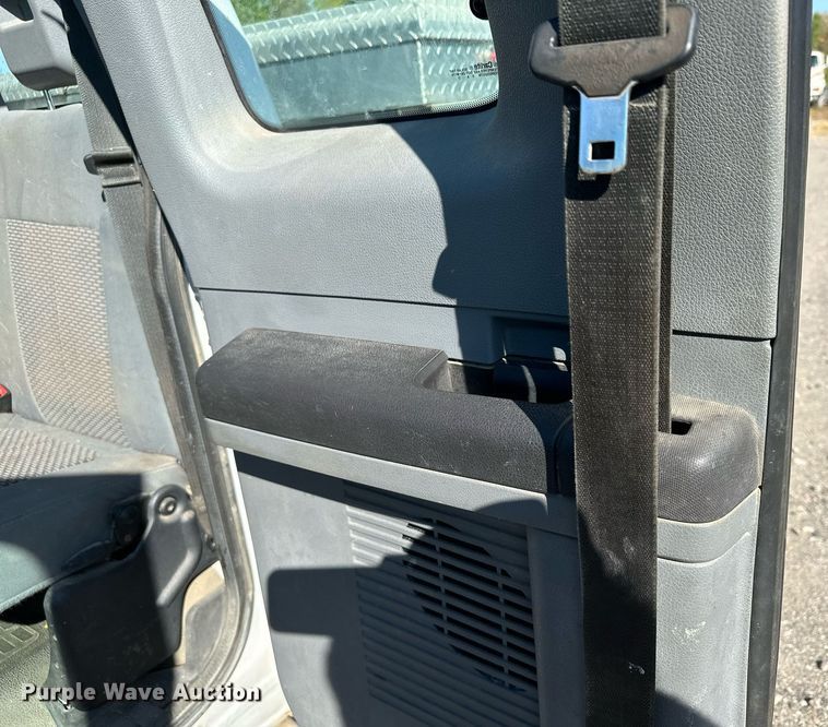 image for item MQ9446 2014 Ford F250 Super Duty  SuperCab pickup truck