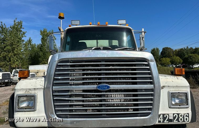 image for item MQ9447 1994 Ford LT8000  vacuum truck
