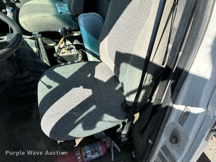 image for item MQ9447 1994 Ford LT8000  vacuum truck