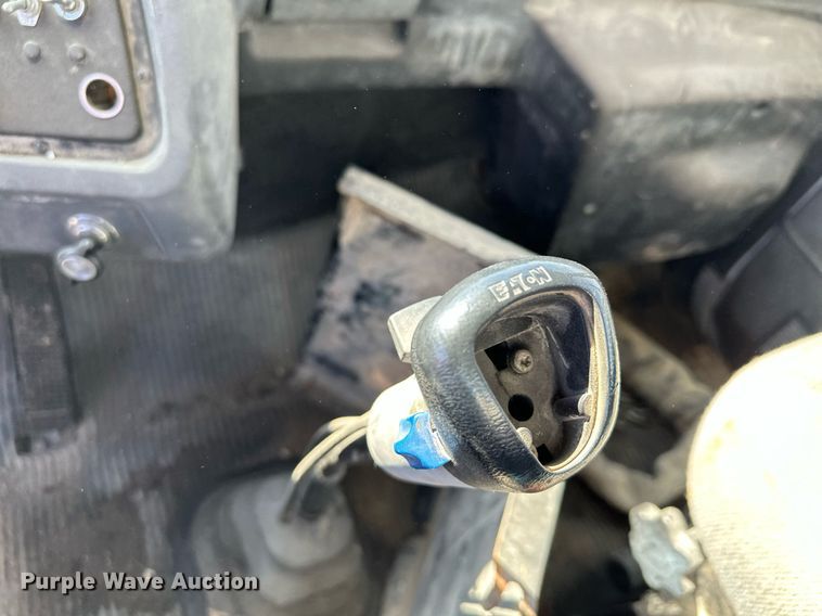 image for item MQ9447 1994 Ford LT8000  vacuum truck