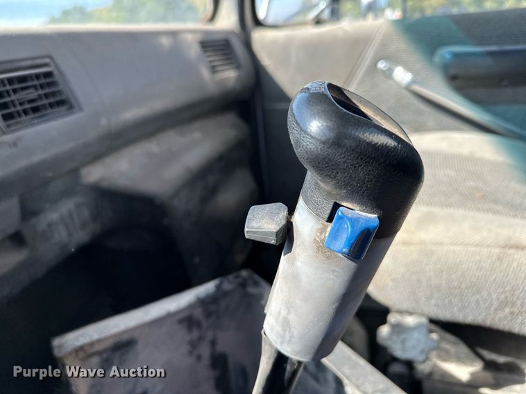 image for item MQ9447 1994 Ford LT8000  vacuum truck