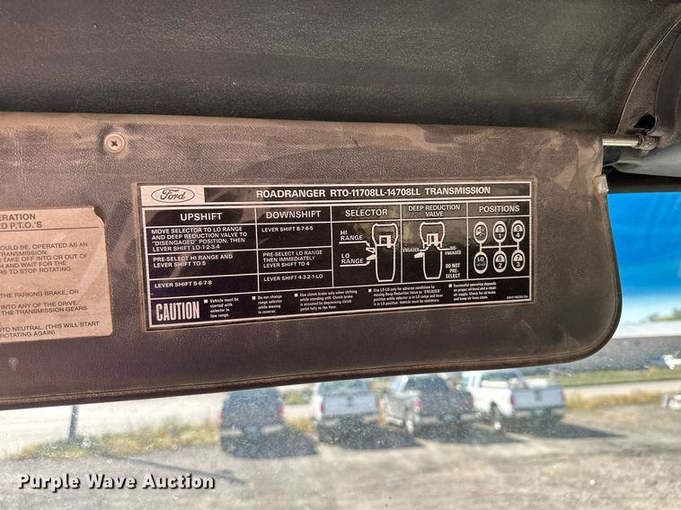 image for item MQ9447 1994 Ford LT8000  vacuum truck