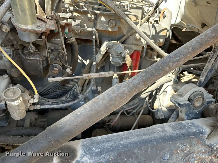 image for item MQ9447 1994 Ford LT8000  vacuum truck