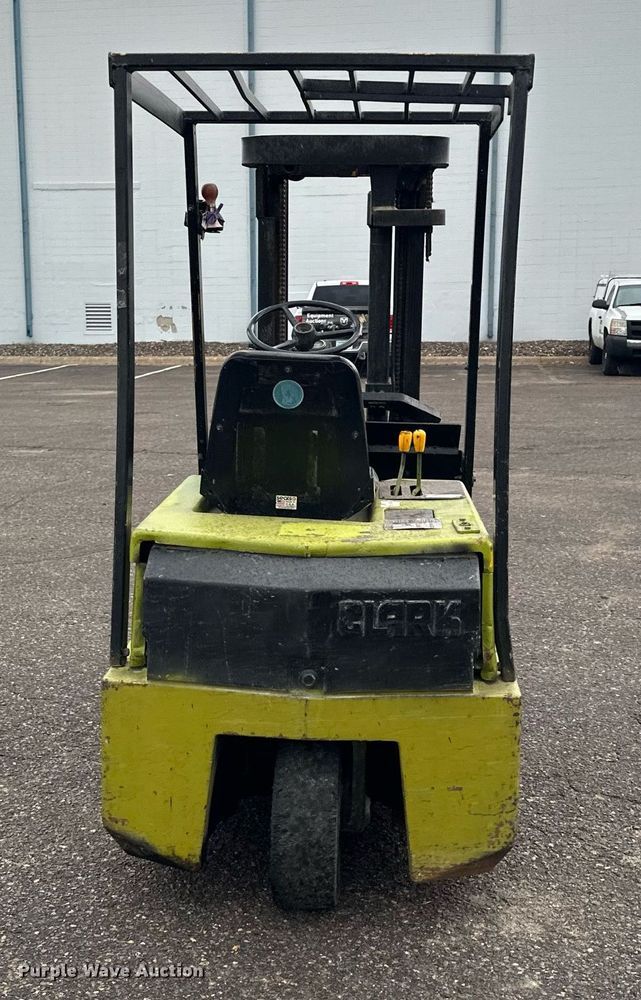 image for item MQ9464 Clark TM15  forklift