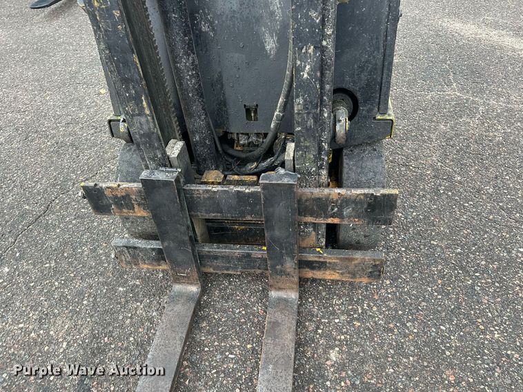 image for item MQ9464 Clark TM15  forklift