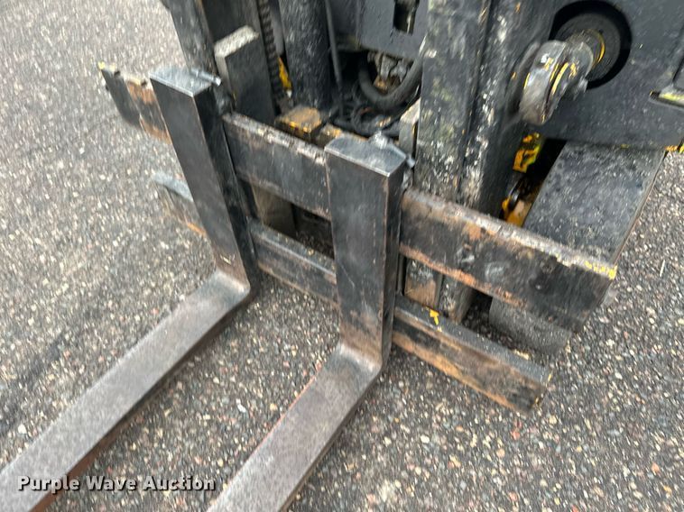 image for item MQ9464 Clark TM15  forklift