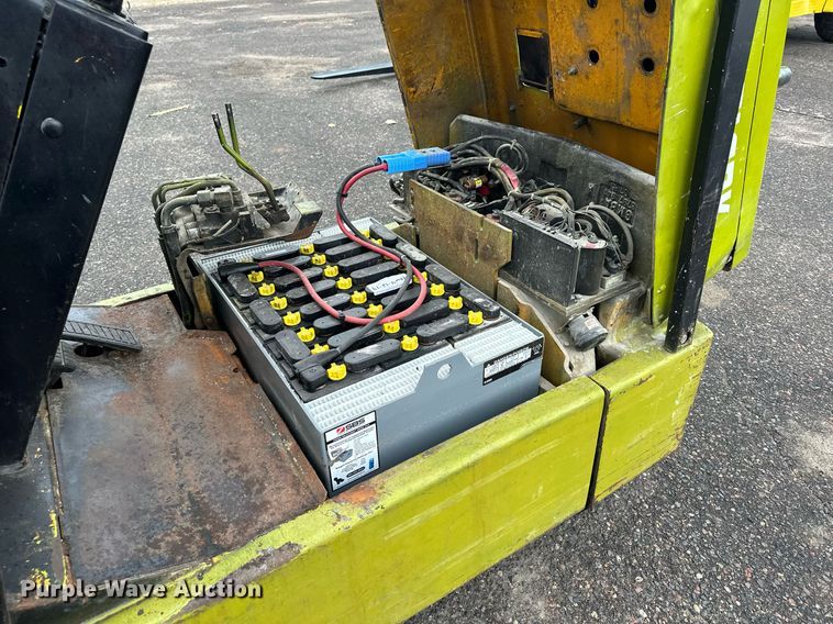 image for item MQ9464 Clark TM15  forklift