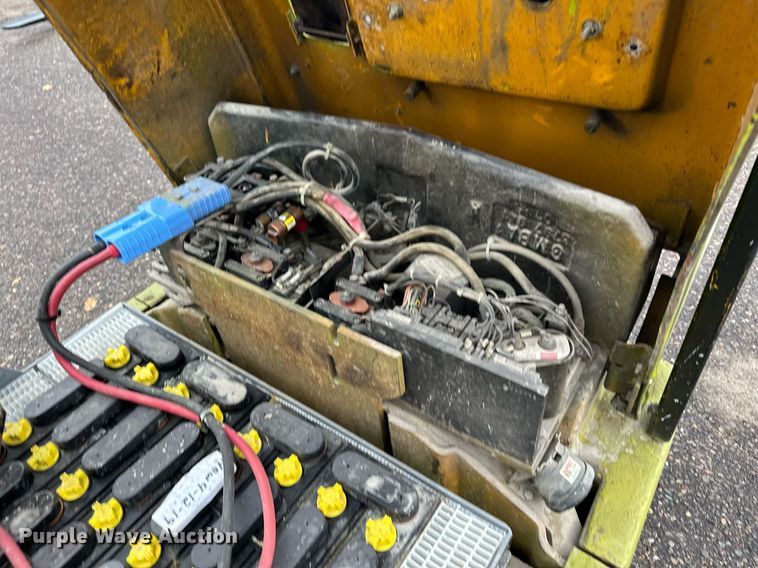 image for item MQ9464 Clark TM15  forklift