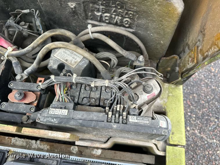 image for item MQ9464 Clark TM15  forklift